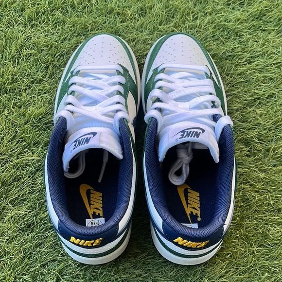 Nike Dunk Low - Picture 4 of 5